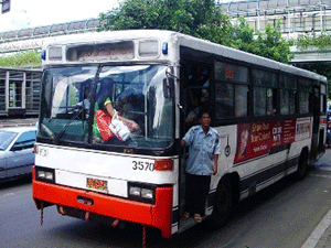 Kebijakan Menghapus Bus Reguler tidak Tepat
