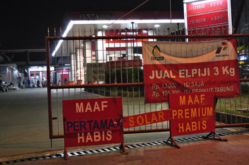 BBM Langka di SPBU di Bekasi