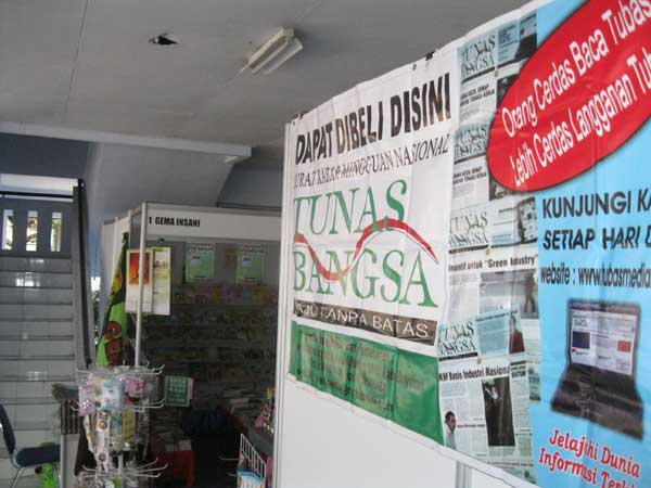 IKUT PAMERAN - SKM TUNAS BANGSA (Tubas) ikut mendukung dan meramaikan pameran buku murah yang digelar di gedung Setda Kabupaten Kebumen, Jawa Tengah. IKUT PAMERAN - SKM TUNAS BANGSA (Tubas) ikut mendukung dan meramaikan pameran buku murah yang digelar di gedung Setda Kabupaten Kebumen, Jawa Tengah.