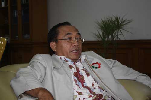 Kepala Pusat Pendidikan dan Latihan (Pusdiklat) Industri, Kementerian Perindustrian Drs Mujiyono MM Kepala Pusat Pendidikan dan Latihan (Pusdiklat) Industri, Kementerian Perindustrian Drs Mujiyono MM