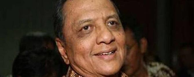 Menteri Perindustrian Mohamad S Hidayat Menteri Perindustrian Mohamad S Hidayat