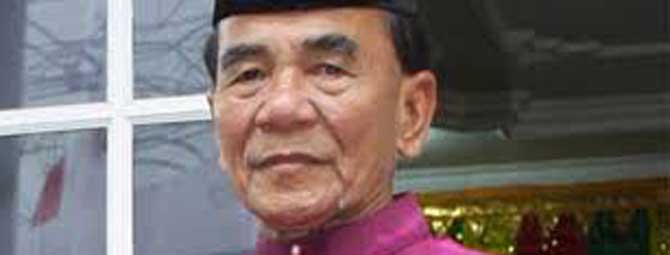Mantan Gubernur Riau Drs. H. Annas Maamun kini ditahan KPK sebagai tersangka kasus dugaan suap alih fungsi lahan.