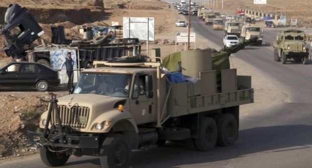 Konvoi kendaraan berat yang dibawa oleh pejuang Peshmerga ke Turki (reuters)