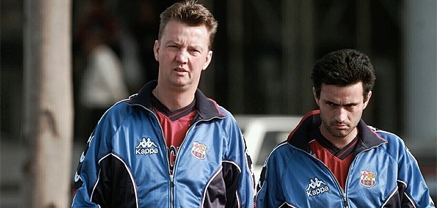 Van Gaal dan Mourinho muda saat masih bersama di Barcelona (gambar depor.pe)