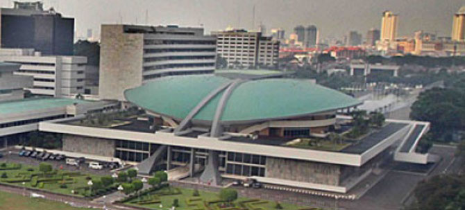 nas-10-gedung-dpr