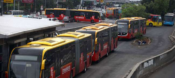 nas-3-bus-transjakarta