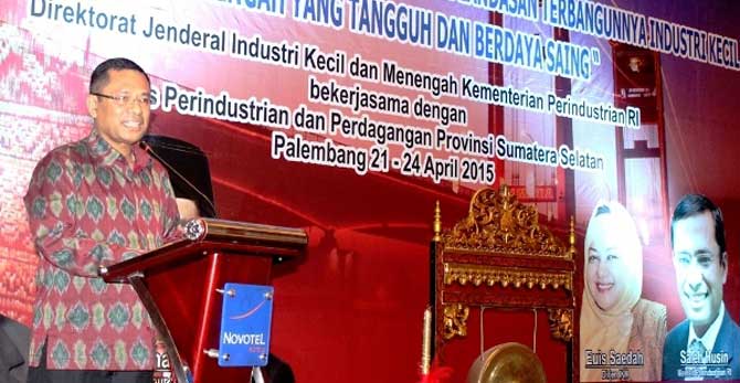 Menteri Perindustrian, Saleh Husin