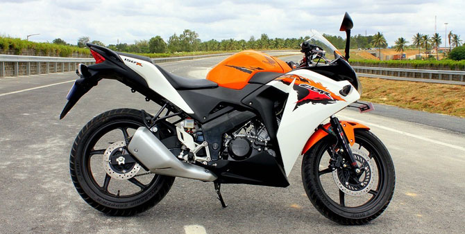 Honda-CBR150R