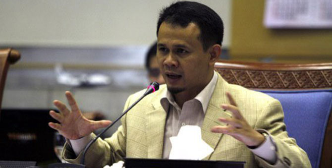 Ketua Komisi I DPR Mahfudz Siddiq