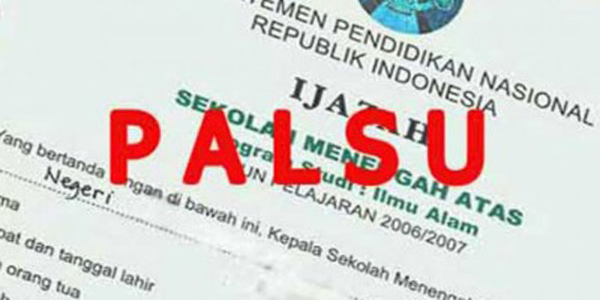 ilustrasi-ijazah-palsu