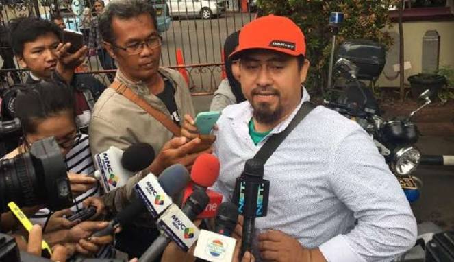 56c68a64e71ff-kakak-saipul-jamil_663_382